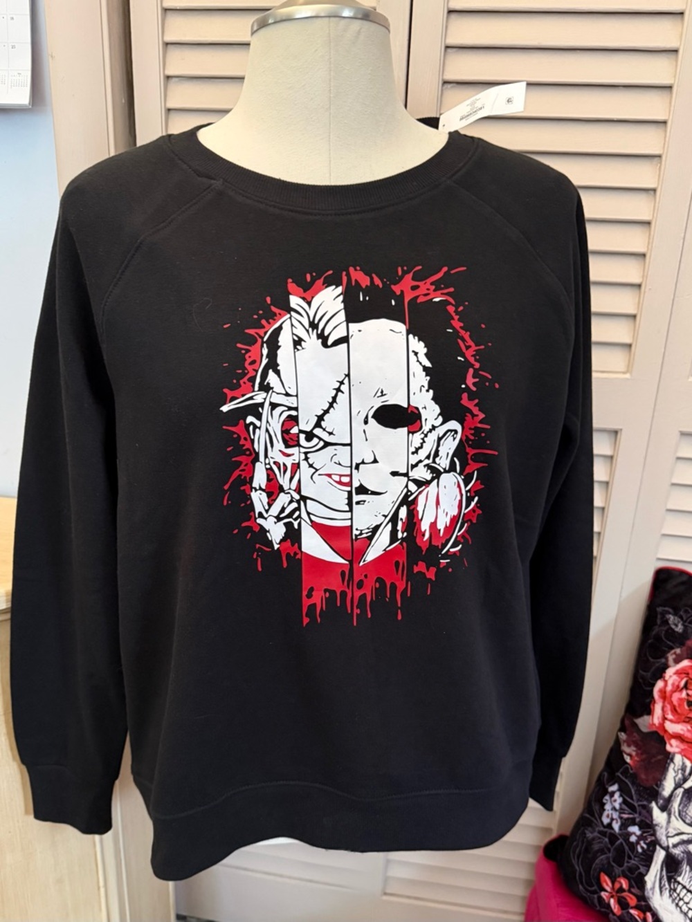 🔪🩸NWT HORROR SWEATSHIRT🔪🩸